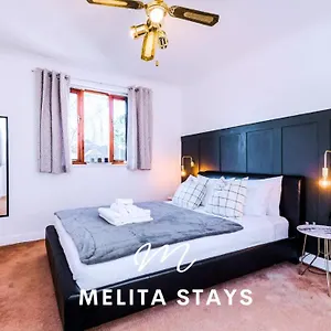 Spacious And Stylish 2 Bedroom Apartment
